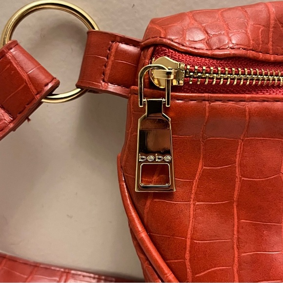Women’s Bebe Handbag Belt bag Purse In Red Faux Crocodile Pattern Gold Hardware - Picture 3 of 13
